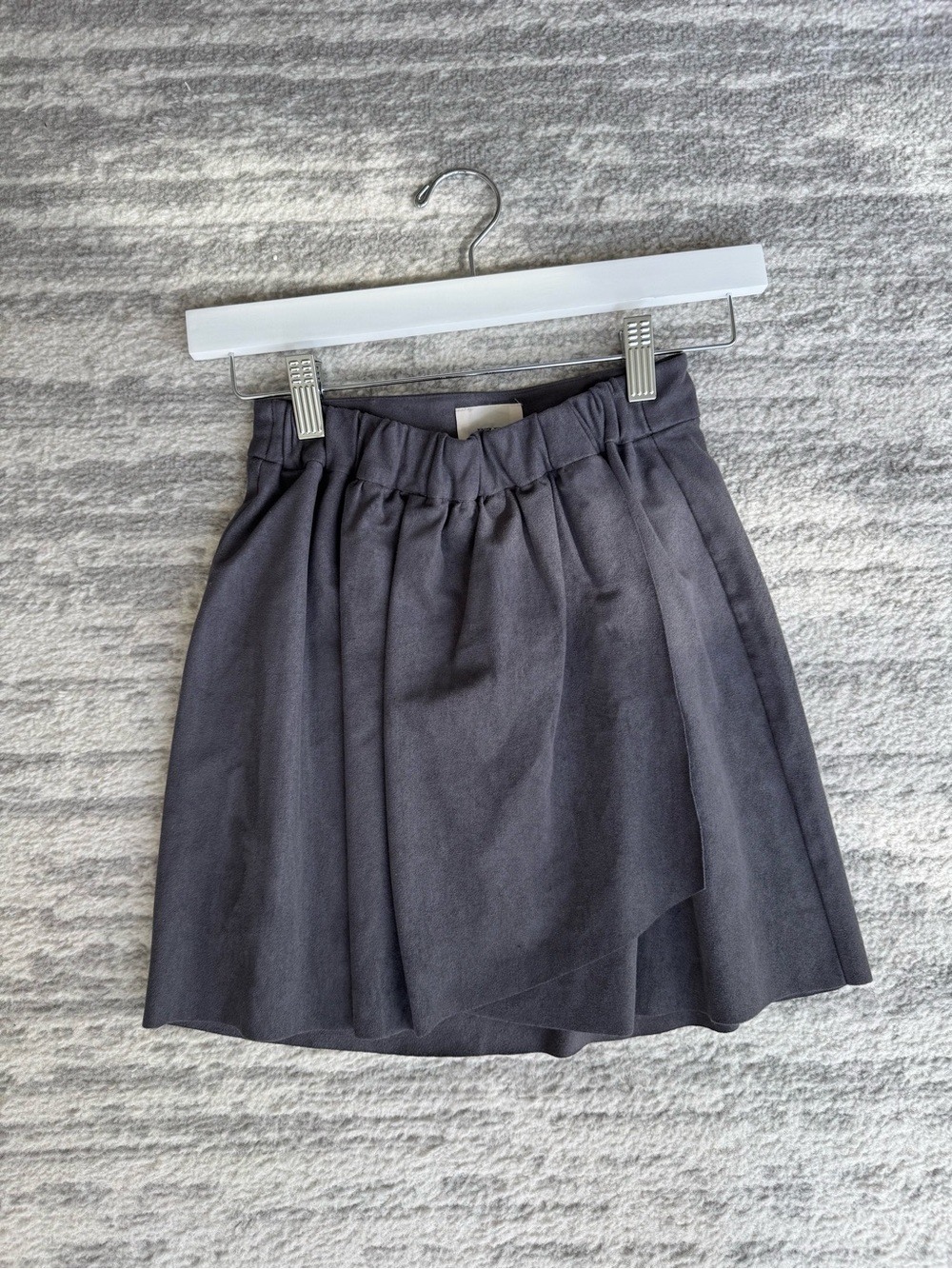 Aritzia Wilfred Free XS Gray Velvet Skirt XS